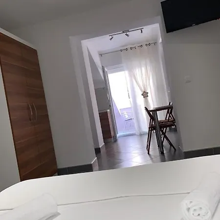 Niko Apartament *