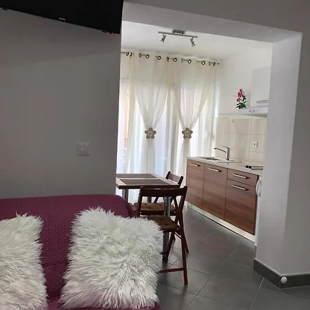 Niko Apartamento Baška Voda