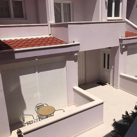Apartament Niko Baška Voda