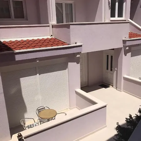 Apartamento Niko Baška Voda
